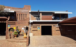 1215 m² Industrial space in Booysens