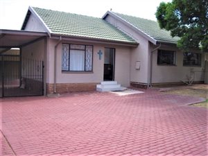 3 Bed House in Brackendowns