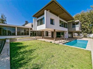 5 Bed House in Hurlingham