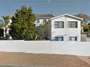 8 Bed House in La Colline