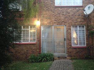 3 Bed Townhouse in Moreleta Park