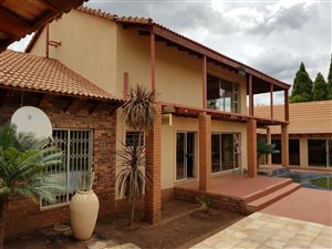 12 Bed House in Sterkfontein and surrounds