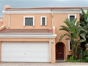 3 Bed Cluster in Pineslopes