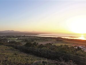 1000 m² Land available in Baron View