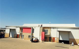 1600 m² Industrial space in Chloorkop