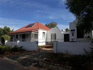 4 Bed House in De Rust