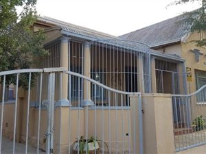 3 Bed House in Herlear