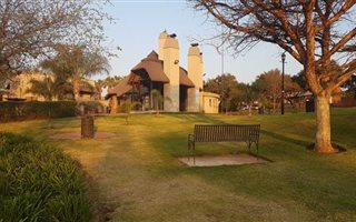 2 Bedroom Simplex in Mooikloof Ridge