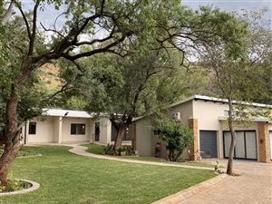 1 Bed Apartment in Rustenburg Central