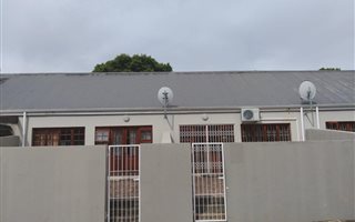 2 Bedroom Townhouse in Kingswood
