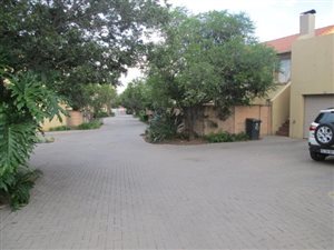 2 Bed Apartment in Willow Park Manor