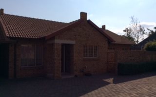 3 Bedroom Townhouse in Sinoville