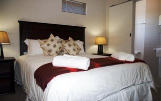 2 Bedroom Apartment in Aston Bay