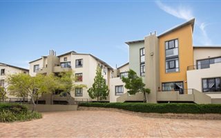 2 Bedroom Apartment in Somerset West Central