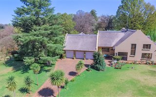 6 Bedroom House in Henley on Klip