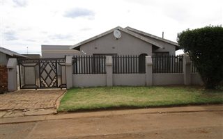 3 Bedroom House in Evaton North
