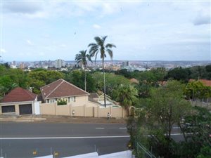 3 Bed Flat in Morningside