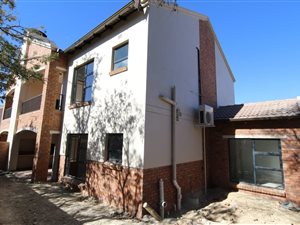 3 Bed Apartment in Boskruin