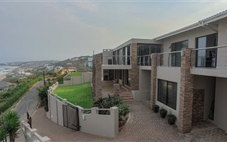 5 Bedroom House in Salt Rock