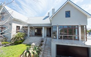 6 Bedroom House in Courtrai
