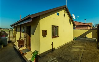 3 Bedroom House in Protea North