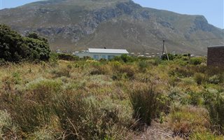 660 m² Land available in Bettys Bay