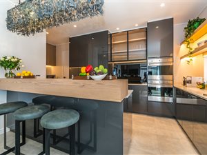 3 Bed Duplex in Hyde Park