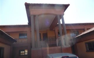 3 Bedroom Apartment in Lakefield