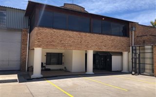 3900 m² Industrial space in Factoria