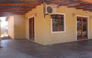 4 Bedroom House in Die Rand