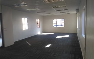 120 m² Office Space in Eldoraigne