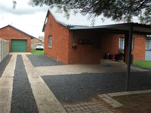 3 Bed House in Tasbet Park