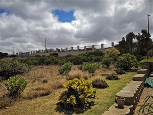 525 m² Land available in Dana Bay