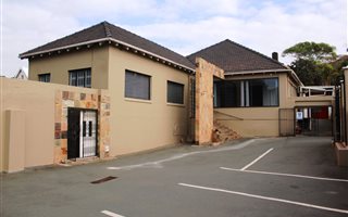 560 m² Office Space in Berea
