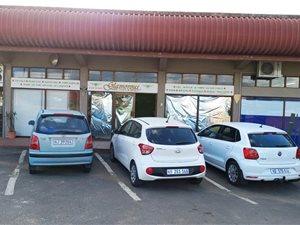 80 m² Commercial space in Parlock