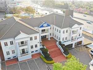 1411 m² Office Space in Bryanston