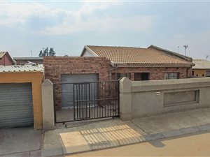 3 Bedroom House in Zola