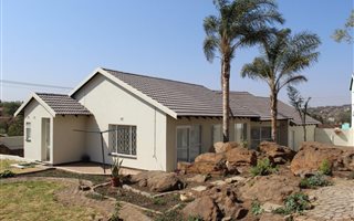 3 Bedroom House in Oakdene