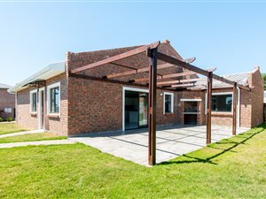 3 Bed House in Stilbaai