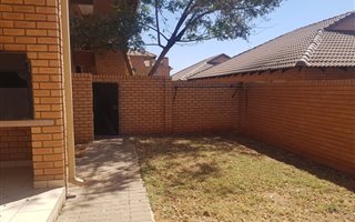 2 Bedroom Apartment in Hazeldean (Silverlakes Surroundings)