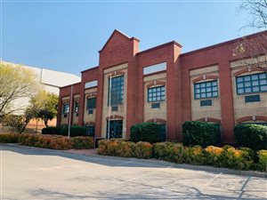 2057 m² Industrial space in Rooihuiskraal