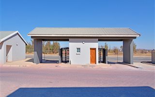 2 Bedroom Apartment in Adamayview