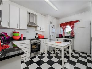 2 Bed Apartment in St Georges Park