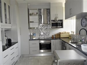 3 Bed Apartment in Honey Hill