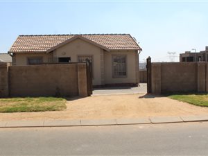 3 Bed House in Blue Hills