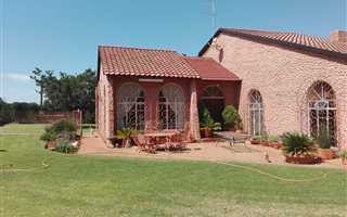 2 ha Farm in Carletonville