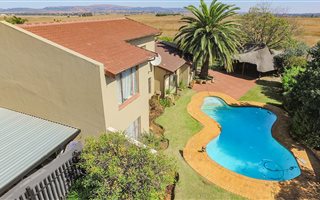 5 Bedroom House in Brackendowns