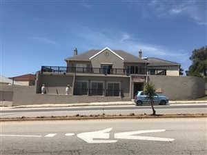386 m² Commercial space in Mount Croix