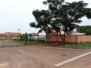 475 m² Land available in The Orchards