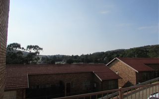 3 Bedroom Townhouse in Helderkruin
